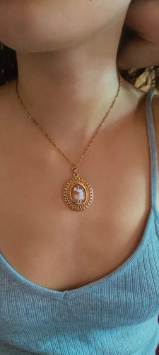 Pendentif Pendentif camée danseuse à l’antique en or jaune 18 carats 58 Facettes 592