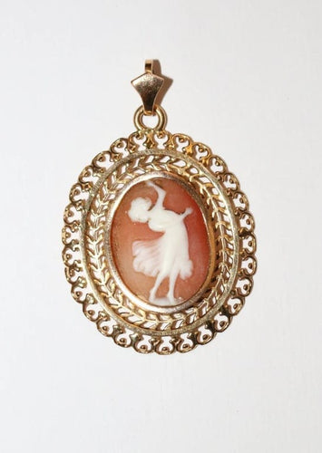 Pendentif Pendentif camée danseuse à l’antique en or jaune 18 carats 58 Facettes 592