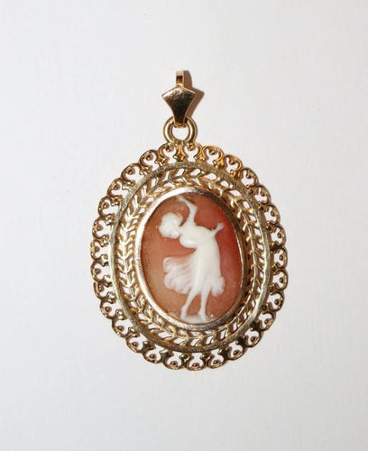 Pendentif Pendentif camée danseuse à l’antique en or jaune 18 carats 58 Facettes 592
