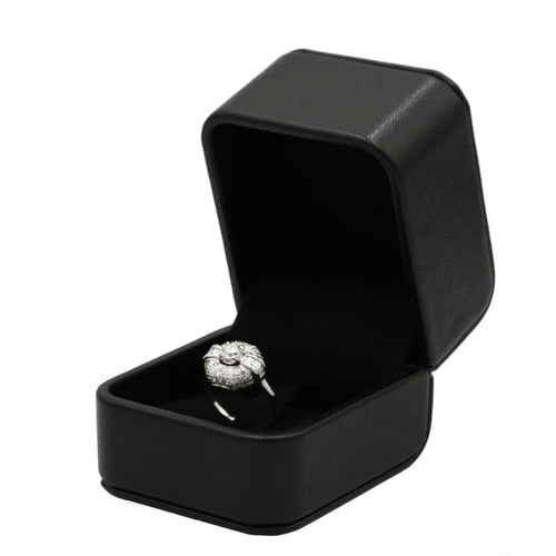 Bague 54 Bague en or blanc 750‰ et diamants 58 Facettes 1037