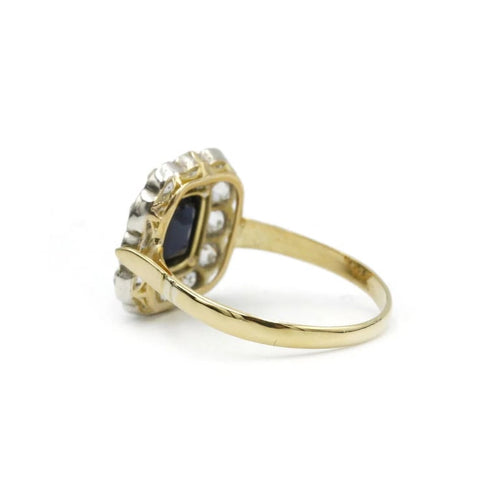 Bague 55 Bague en or 750‰ sertie d’un saphir et diamants 58 Facettes 1047