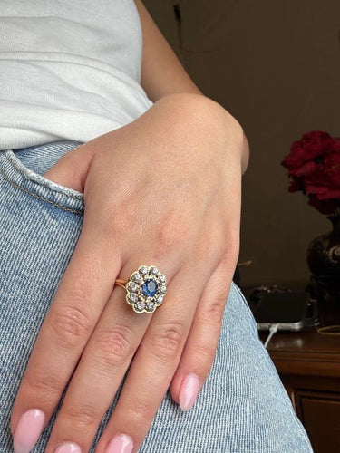 Bague 56 Bague en or jaune 750‰, saphir et diamants taille ancienne 58 Facettes 1031