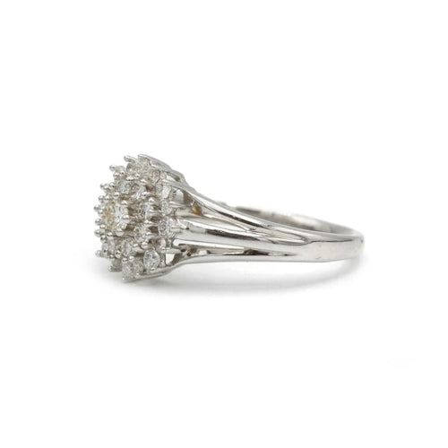 Bague 54 Bague en or blanc 750‰ sertie de diamants 58 Facettes 1056