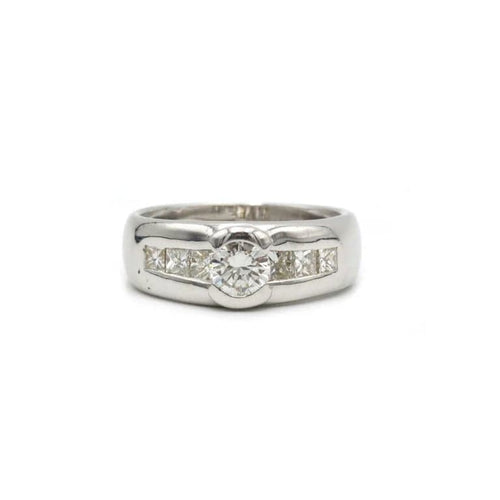 Bague 51 Bague en or blanc 750‰ sertie de diamants 58 Facettes 1093