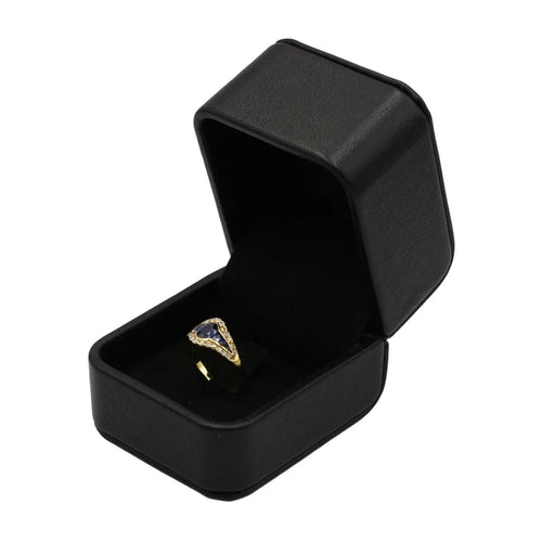 Bague 56 Bague en or jaune 750‰ avec saphirs et diamants 58 Facettes 1028