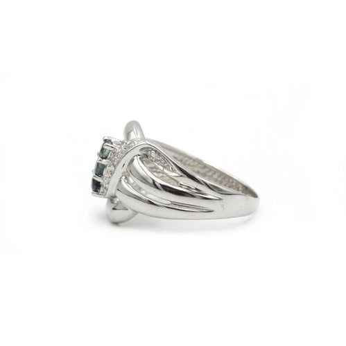 Bague 54 Bague en or blanc 750‰ avec saphirs et diamants 58 Facettes 1143