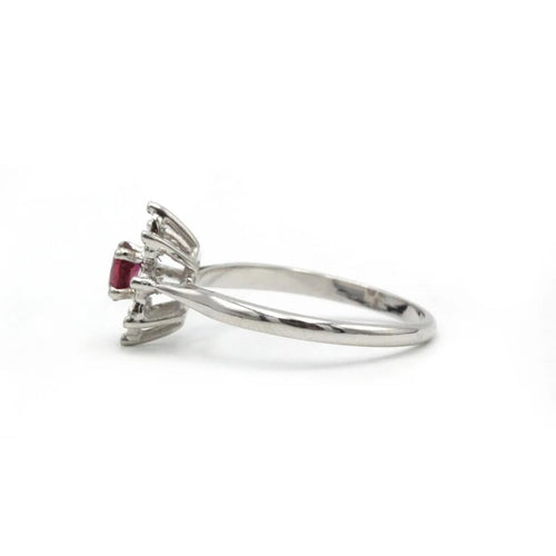 Bague 54 Marguerite - Bague en or blanc 750‰, rubis et diamants 58 Facettes 1133
