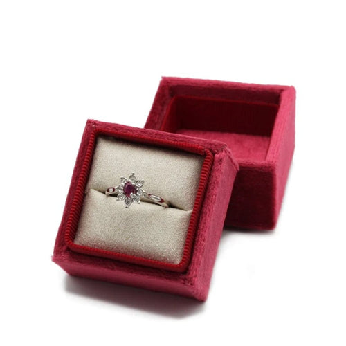 Bague 54 Marguerite - Bague en or blanc 750‰, rubis et diamants 58 Facettes 1133