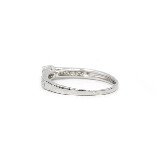 Bague 57 Bague solitaire en or blanc 750‰ et diamants 58 Facettes 1148