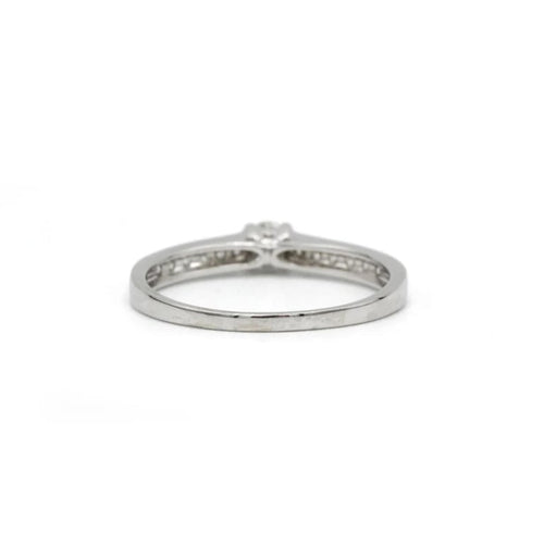 Bague 57 Bague solitaire en or blanc 750‰ et diamants 58 Facettes 1148