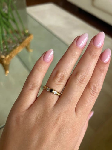 Bague 53 Bague en or jaune 750‰ avec saphir et diamants 58 Facettes 1165