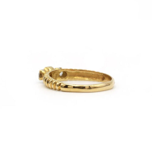 Bague 53 Bague en or jaune 750‰ avec saphir et diamants 58 Facettes 1165