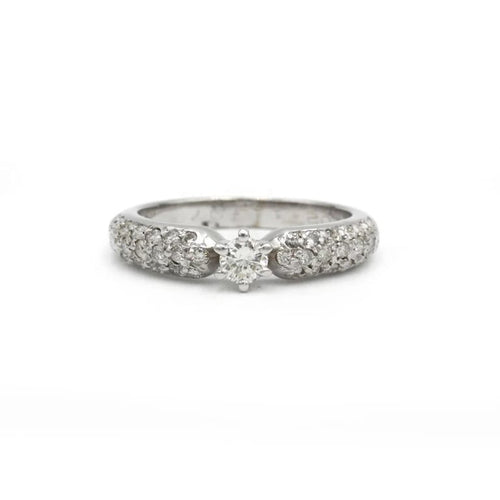 Bague 52 Bague en or blanc 750‰ sertie de diamants 58 Facettes 1162