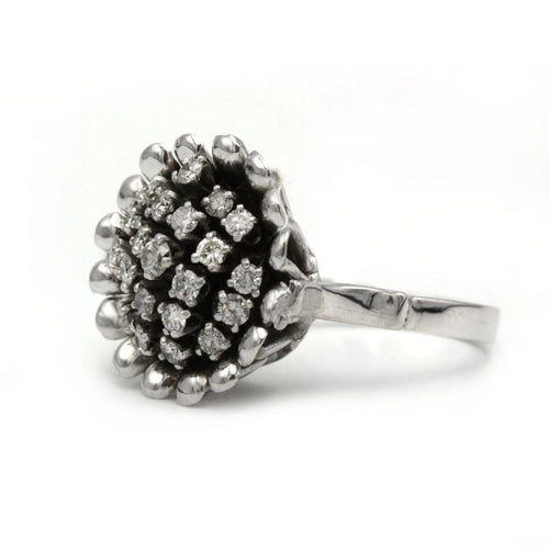 Bague 56 Bague en or blanc 750‰ sertie de diamants 58 Facettes 1088-1