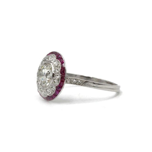Bague 56 Bague Art déco en or 750 et platine, diamants et rubis (années 1920) 58 Facettes 1227