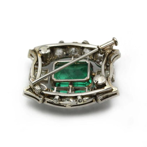 Broche Broche Art déco en or 750 et platine, émeraude colombienne 9,45 ct et diamants 58 Facettes 1205