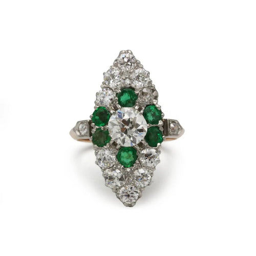 Bague 52 Bague marquise Art déco en or 750 et platine, diamants et émeraudes 58 Facettes 1272