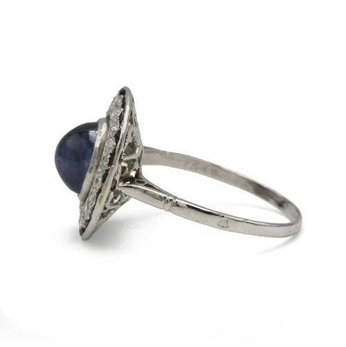 Bague 56 Bague Art déco en platine avec saphir cabochon, onyx et diamants 58 Facettes 1270