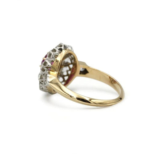 Bague 52 Bague marguerite ancienne en or 750 et platine, rubis birman et diamants 58 Facettes 1322