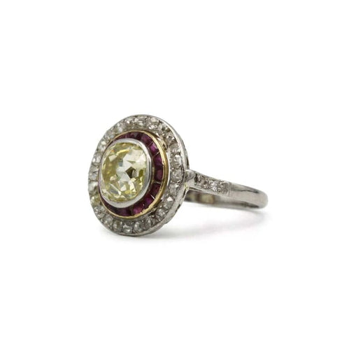 Bague 53 Bague Art déco en platine avec diamant jaune 2,18 ct et rubis 58 Facettes 1274
