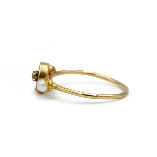 Bague 46 Bague en or jaune 750 avec onyx, diamant et perles 58 Facettes 1328