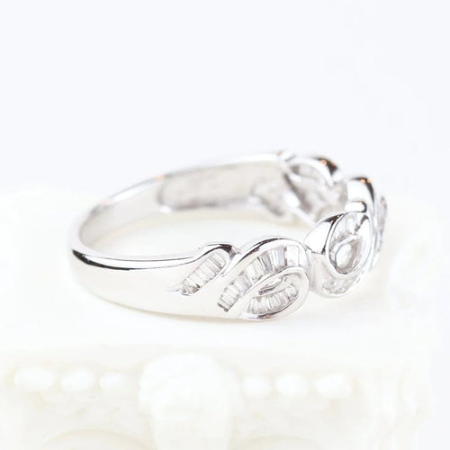 Bague 60 Bague en or blanc 18 carats sertie de diamants trapèze 0,69 ct 58 Facettes 133710C