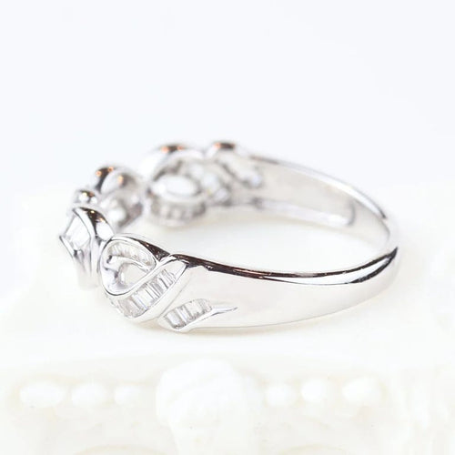 Bague 60 Bague en or blanc 18 carats sertie de diamants trapèze 0,69 ct 58 Facettes 133710C