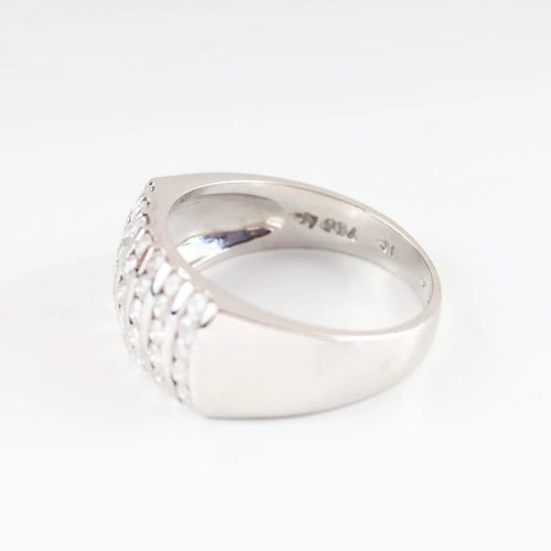 Bague 58 Bague pavée en or blanc 18 carats et diamants taille brillant 58 Facettes 131370B