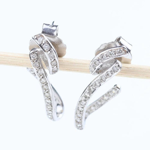 Boucles d'oreilles Boucles d'oreilles en or blanc 18 carats et diamants taille brillant 58 Facettes 131366F
