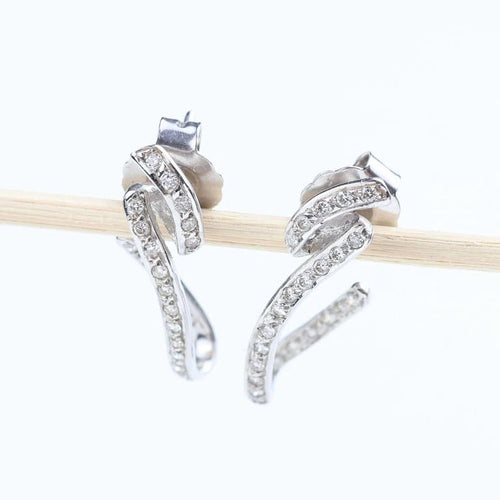 Boucles d'oreilles Boucles d'oreilles en or blanc 18 carats et diamants taille brillant 58 Facettes 131366F