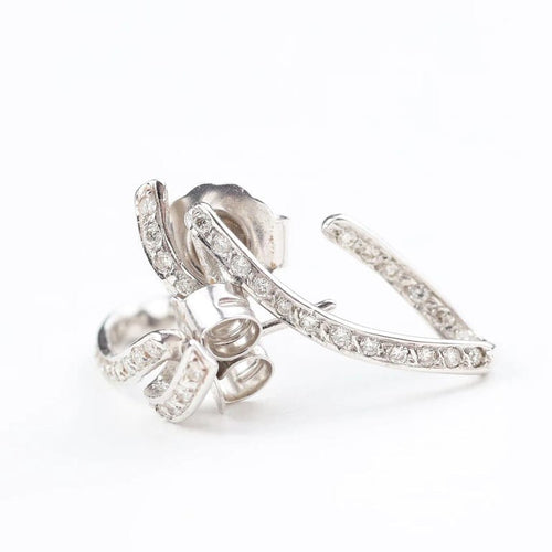 Boucles d'oreilles Boucles d'oreilles en or blanc 18 carats et diamants taille brillant 58 Facettes 131366F
