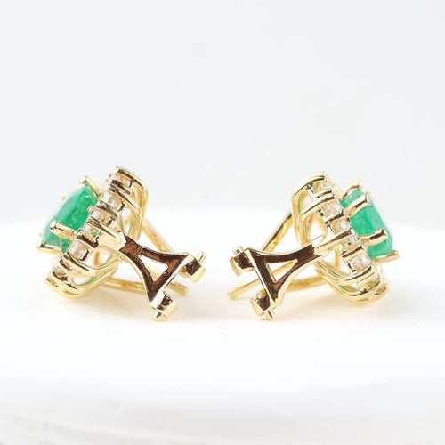 Boucles d'oreilles Boucles d'oreilles Rosette en or jaune 18 carats avec émeraudes et diamants 58 Facettes