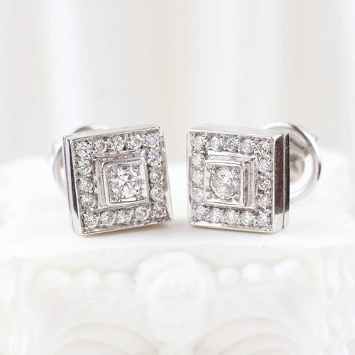 Boucles d'oreilles Boucles d'oreilles carrées double halo en or blanc 18 carats et diamants 58 Facettes 135023E