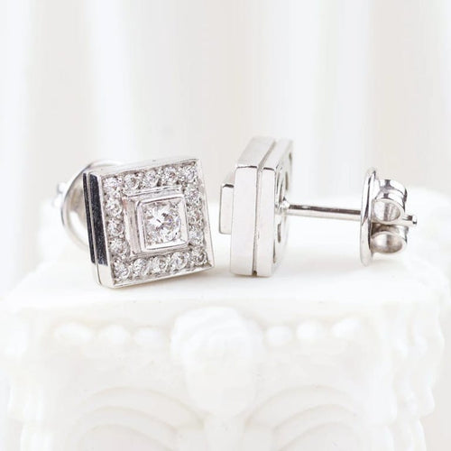 Boucles d'oreilles Boucles d'oreilles carrées double halo en or blanc 18 carats et diamants 58 Facettes 135023E