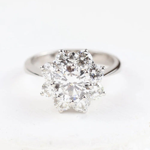 Bague 52 Bague rosette en or blanc 18 carats avec diamants 58 Facettes 136043