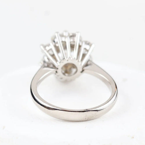 Bague 52 Bague rosette en or blanc 18 carats avec diamants 58 Facettes 136043