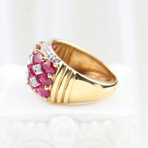 Bague 52 Bague en or jaune 18 carats rubis ovales et diamants 58 Facettes 132984