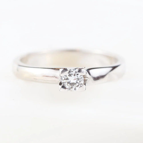 Bague 57 Bague solitaire classique en or blanc 18 carats avec diamant brillant 58 Facettes 135024M