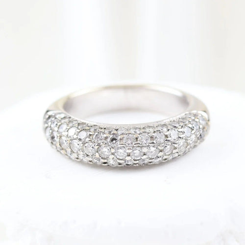 Bague 52 Bague pavée de diamants en or blanc 18 carats 58 Facettes VV1-C