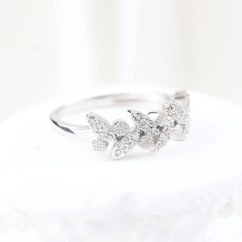 Bague 59 Bague végétale sertie de diamants taille brillant en or blanc 18 carats 58 Facettes VV1-B