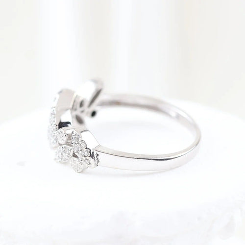 Bague 59 Bague végétale sertie de diamants taille brillant en or blanc 18 carats 58 Facettes VV1-B