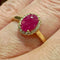 Bague 54 Bague de fiançailles - Rubis ovale et pavage de diamants 58 Facettes 7455 A