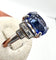 Bague 54 Bague de fiançailles - Saphir de Ceylan et diamants baguette en or blanc 18 carats 58 Facettes 7351 A