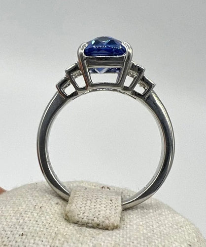 Bague 54 Bague de fiançailles - Saphir de Ceylan et diamants baguette en or blanc 18 carats 58 Facettes 7351 A