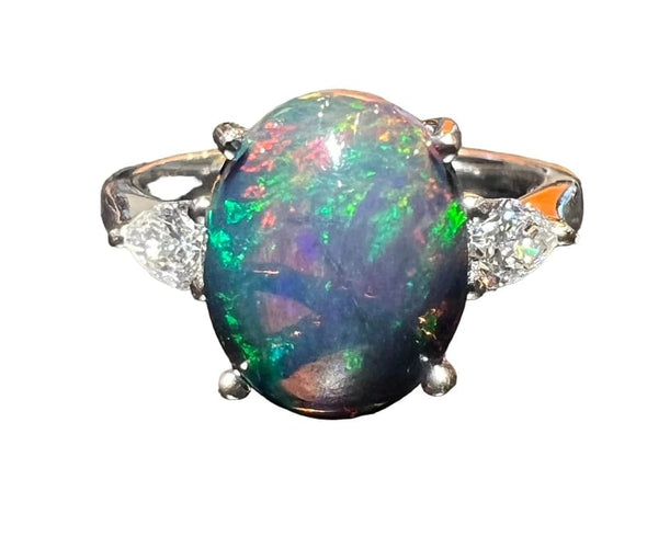 Bague 54 Bague opale noire et diamants taille poire en or blanc 18 carats 58 Facettes 7786 A