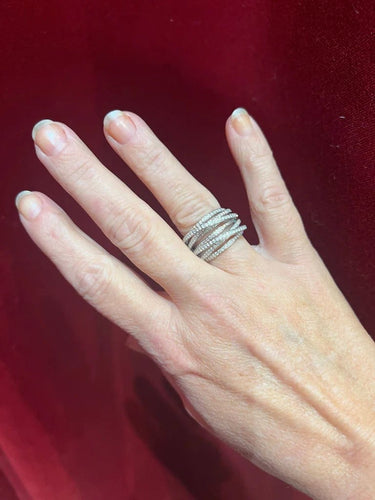 Bague 55.5 Bague en or blanc 18 carats et diamants 58 Facettes 7819 A