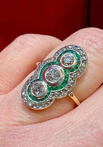 Bague 53 Bague marquise fin XIXe siècle en or jaune 18 ct, diamants et émeraudes 58 Facettes 7807 A