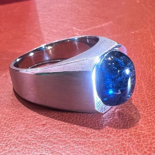 Bague 56 Bague chevalière en or blanc 18 carats et tourmaline bleue 58 Facettes 7824 A