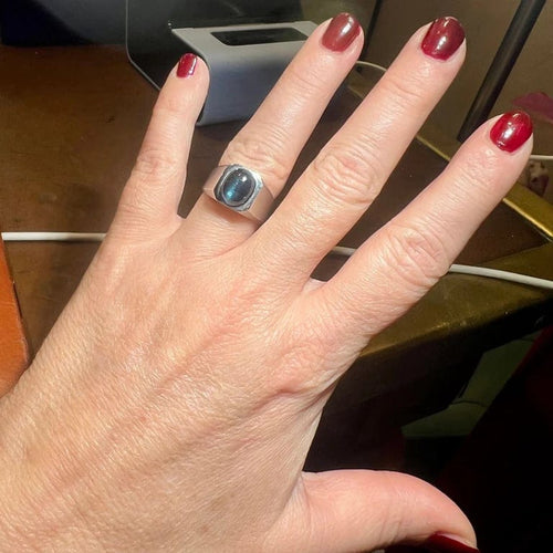 Bague 56 Bague chevalière en or blanc 18 carats et tourmaline bleue 58 Facettes 7824 A