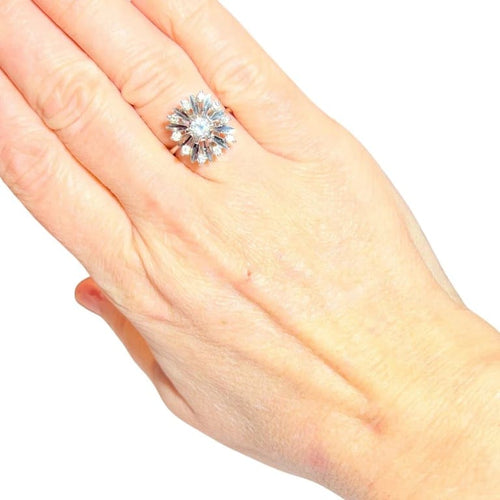 Bague 52 Bague étoile de fiançailles en or blanc 18 carats et diamants 58 Facettes 7872 A